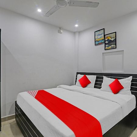 Hotel Oyo Flagship 81064 Chaudhary In Gorakhpur Zewnętrze zdjęcie