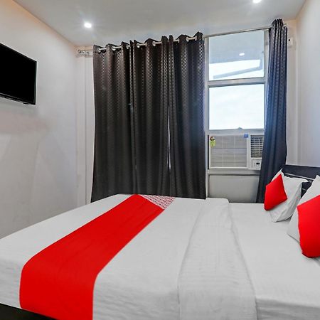 Hotel Oyo Flagship 81064 Chaudhary In Gorakhpur Zewnętrze zdjęcie