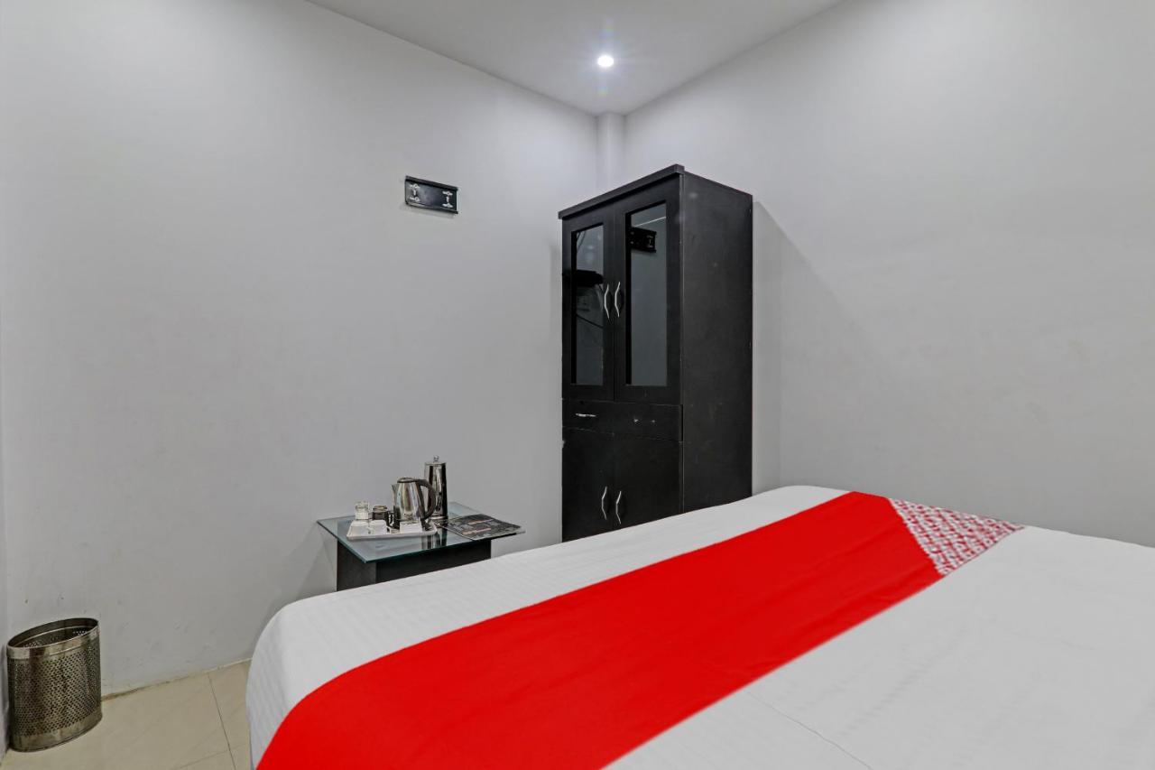 Hotel Oyo Flagship 81064 Chaudhary In Gorakhpur Zewnętrze zdjęcie