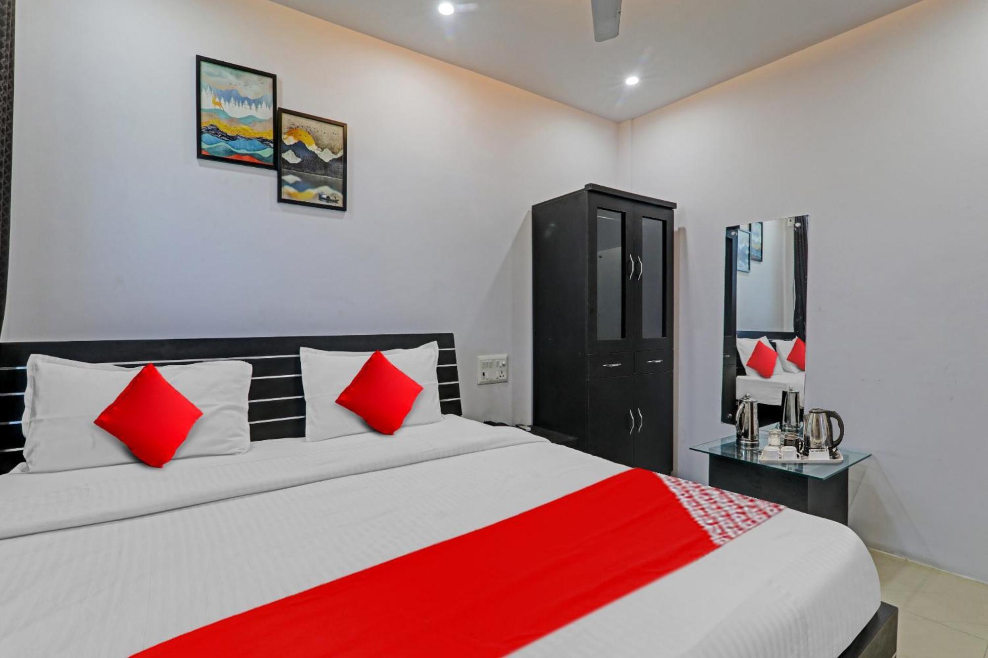 Hotel Oyo Flagship 81064 Chaudhary In Gorakhpur Zewnętrze zdjęcie