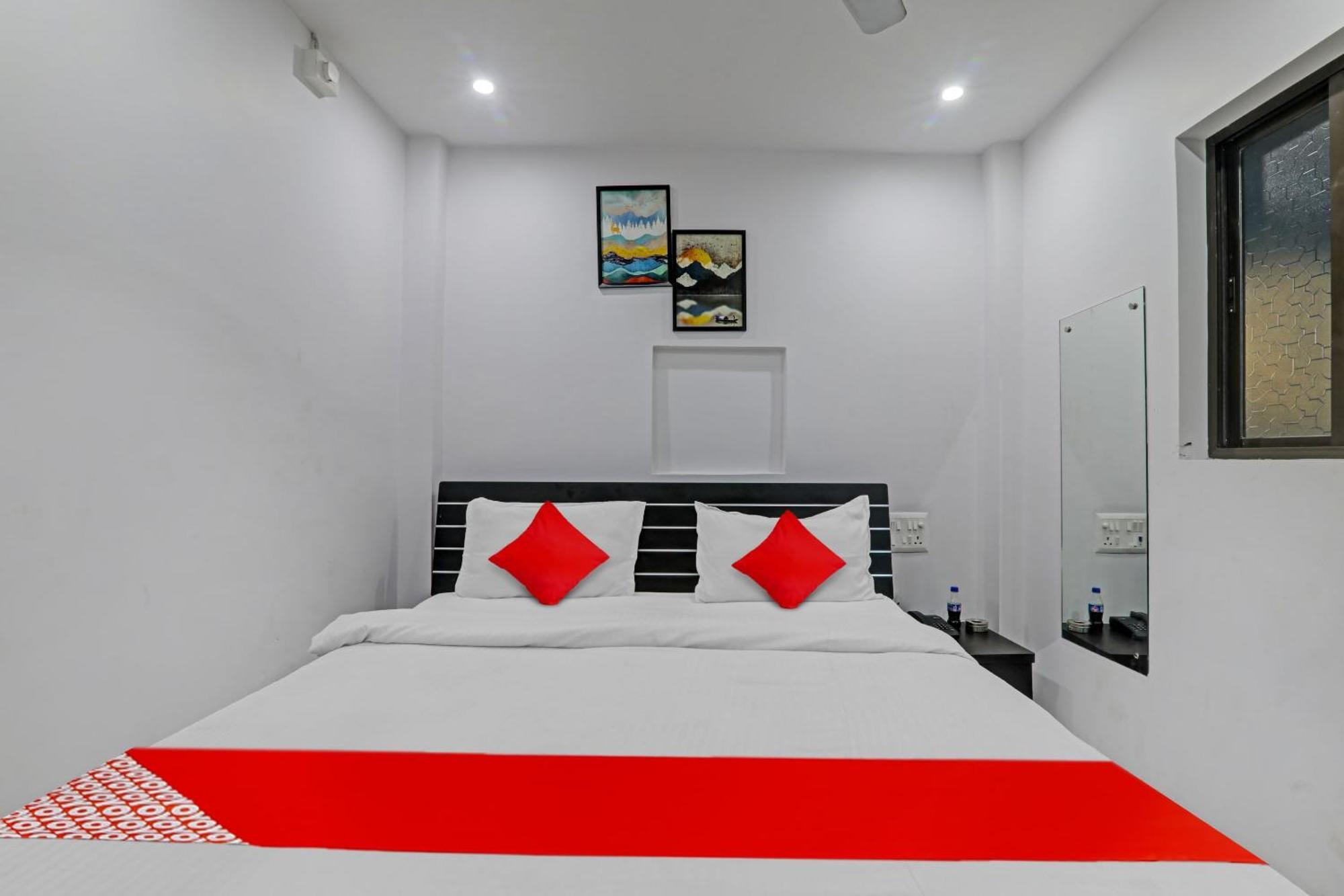 Hotel Oyo Flagship 81064 Chaudhary In Gorakhpur Zewnętrze zdjęcie